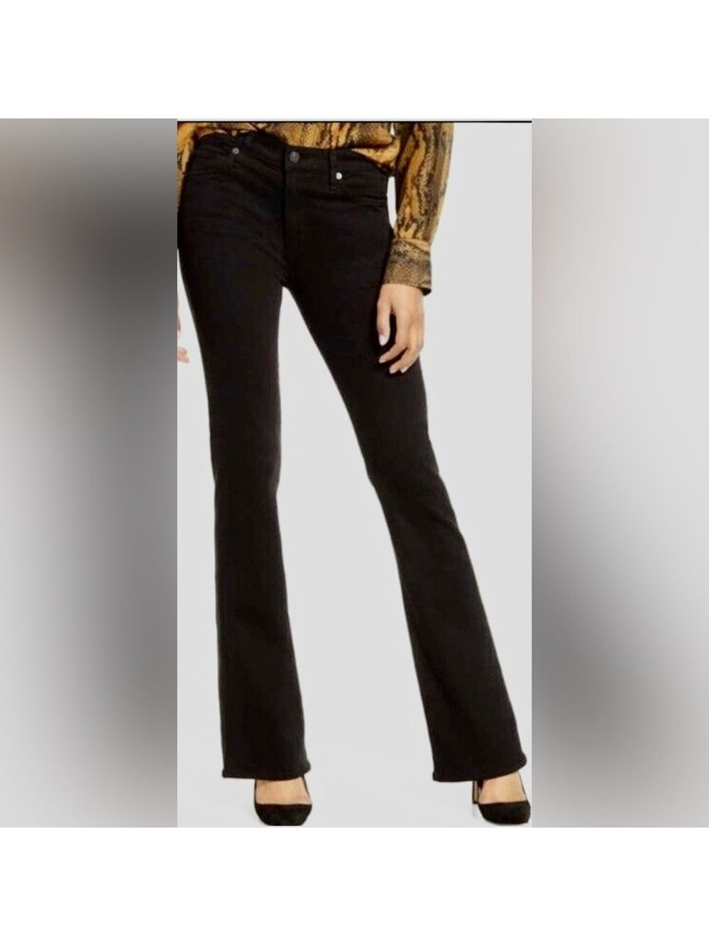 Citizens of Humanity black/dark wash jeans with a flare leg - size 29 🖤